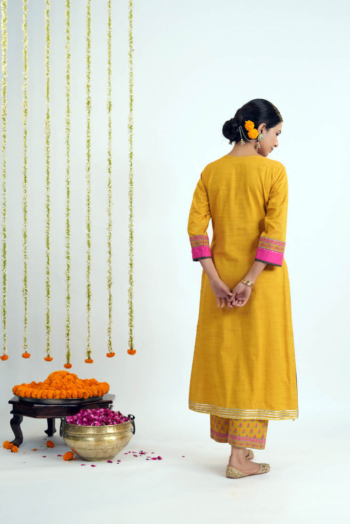 Kurta/Pant Set In Yellow Handloom Cotton
