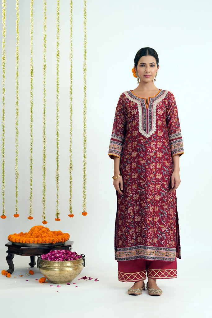 Maroon Straight Fit Kurta/Dupatta Set in Chanderi Fabric