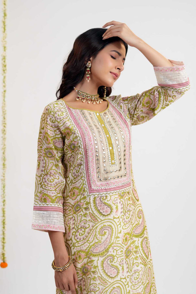 Cream Straight Fit Kurta/Dupatta Set In Chanderi Fabric
