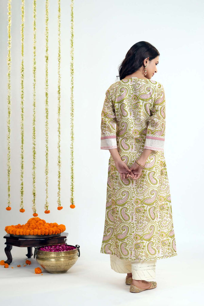 Cream Straight Fit Kurta/Dupatta Set In Chanderi Fabric