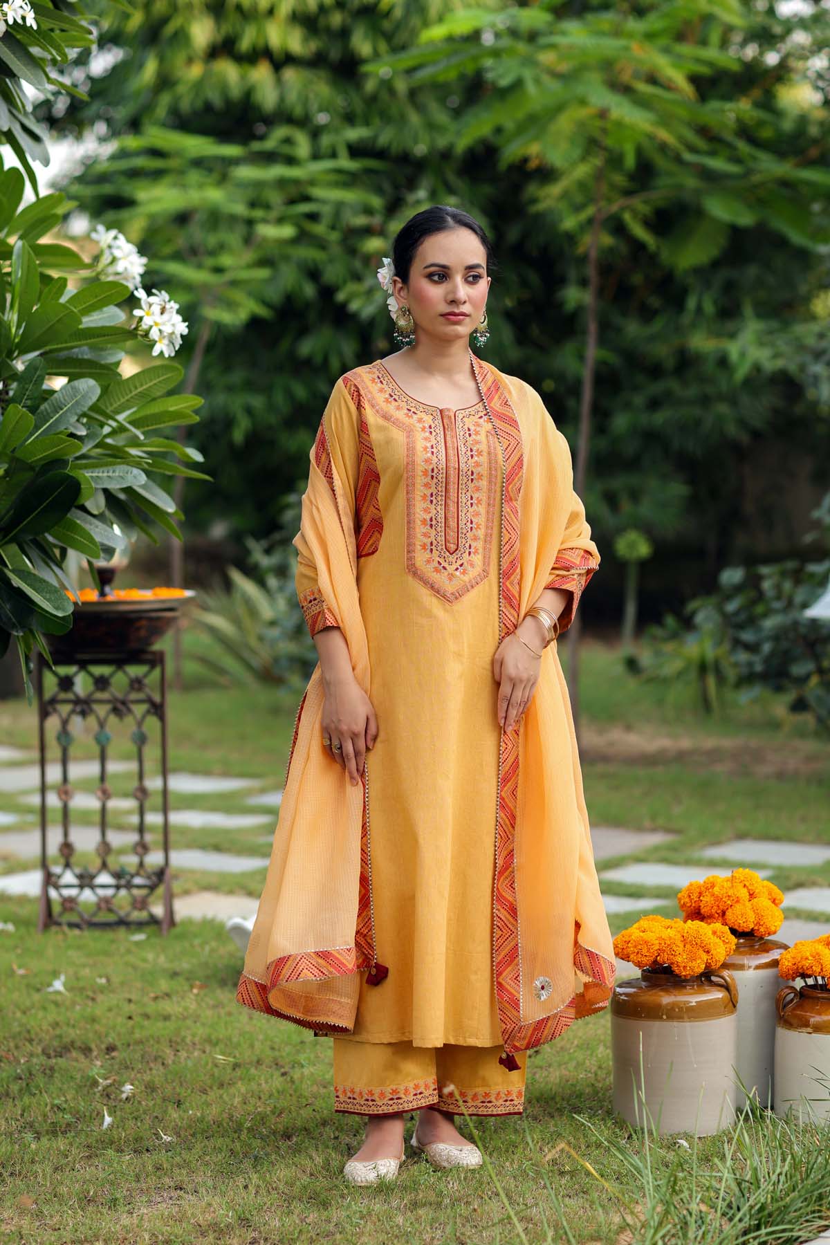 Straight Fit Kurta/Pant Set In Light Yellow Handloom Cotton