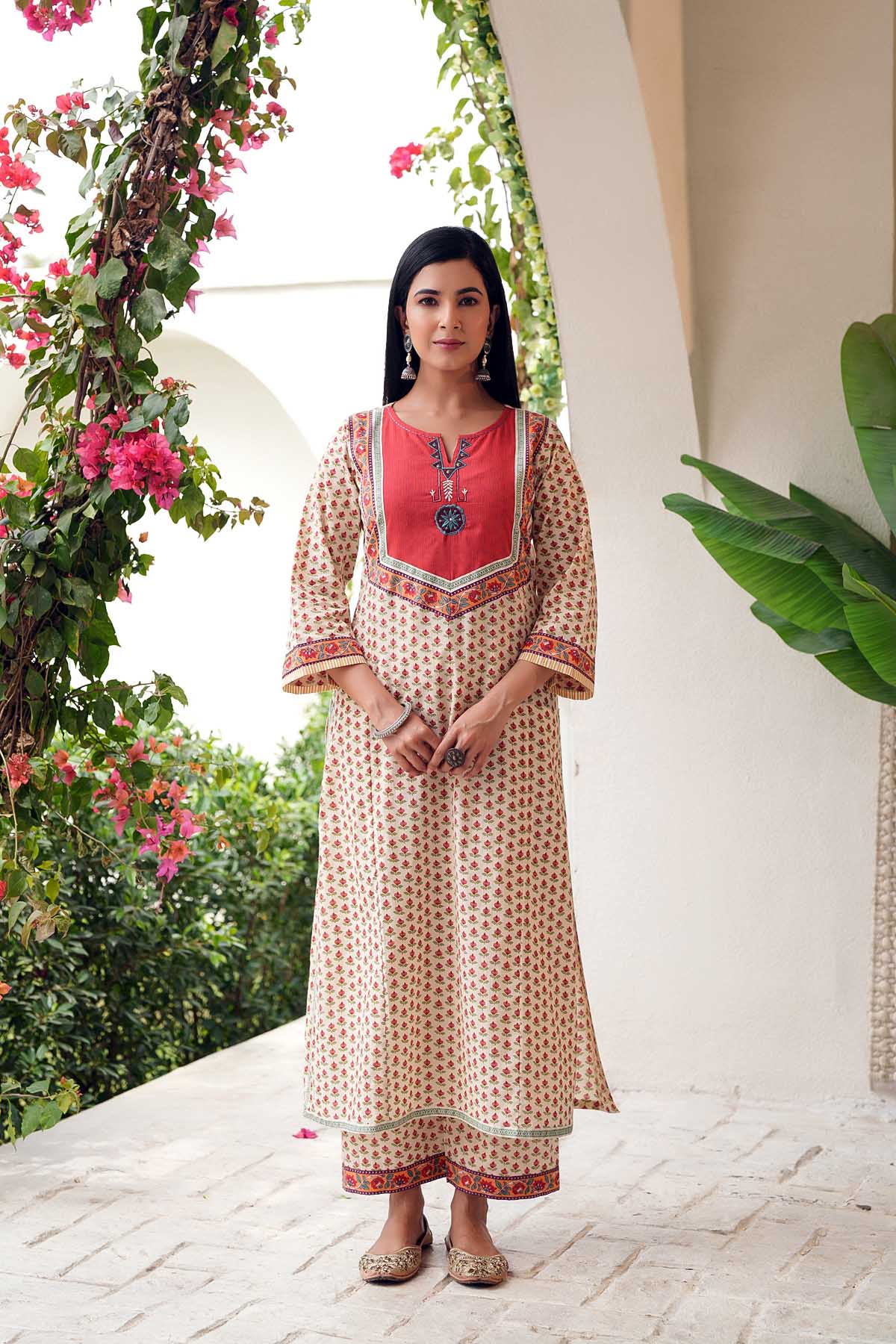 Cream Base Straight Fit Kurta/Pant Set In Cotton