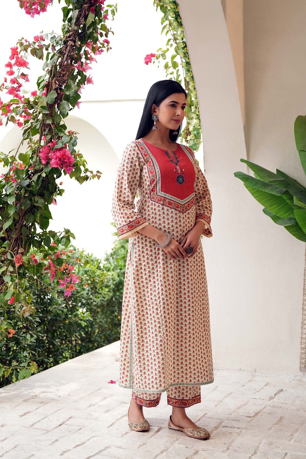 Cream Base Straight Fit Kurta/Pant Set In Cotton
