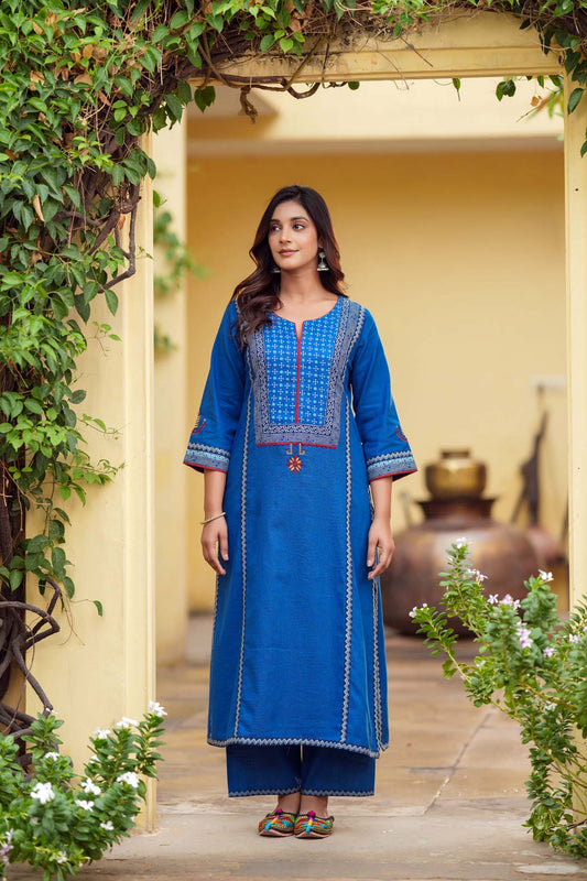 Blue Straight Fit Kurta/Pant Set In Cotton Fabric