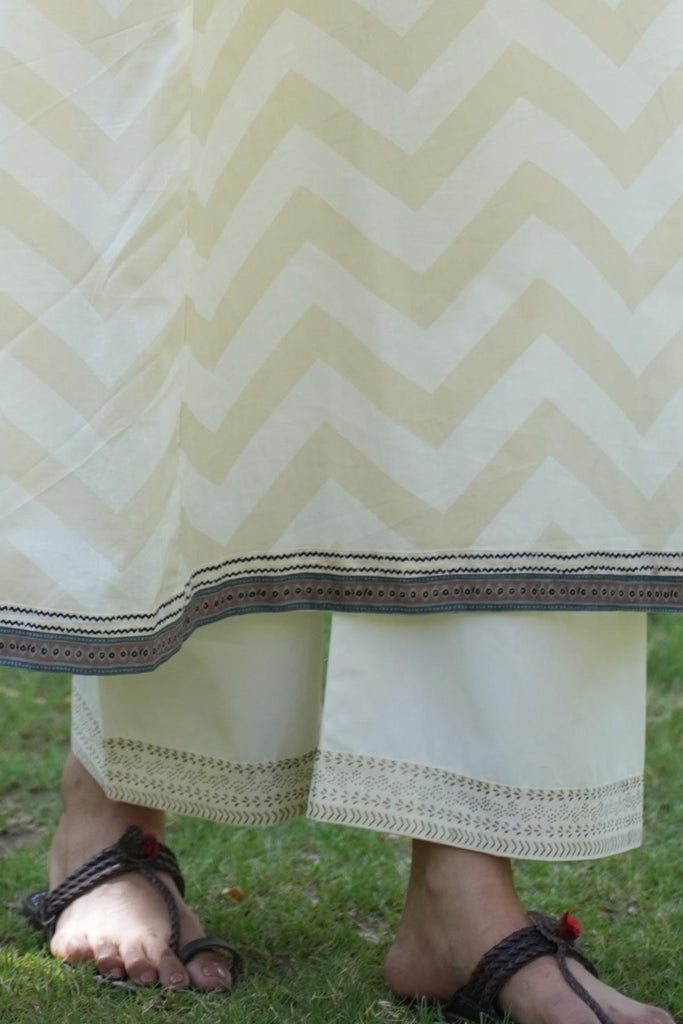 Cream Straight Fit Pant With Elasticated Waist