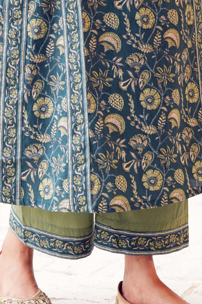 Straight Fit Pants In Olive Green Color