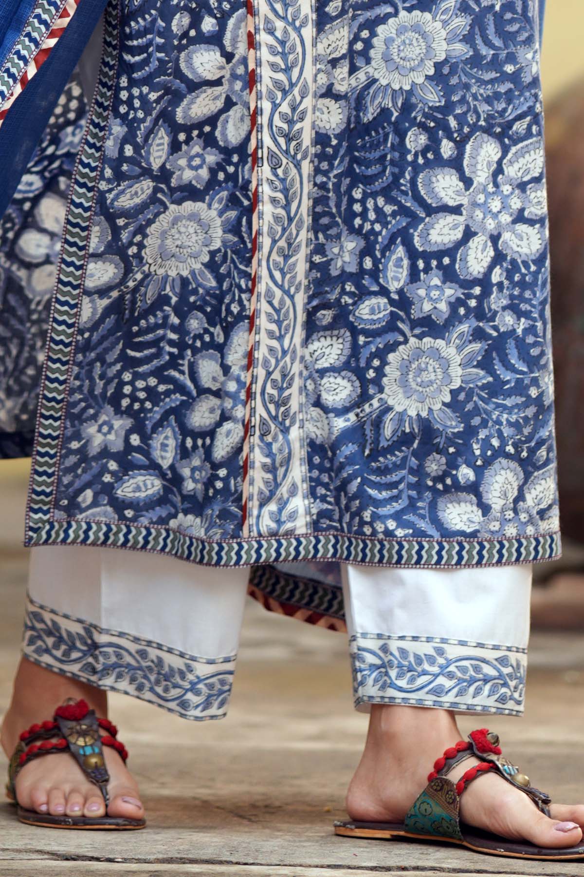 White Cotton Straight Pants With Border