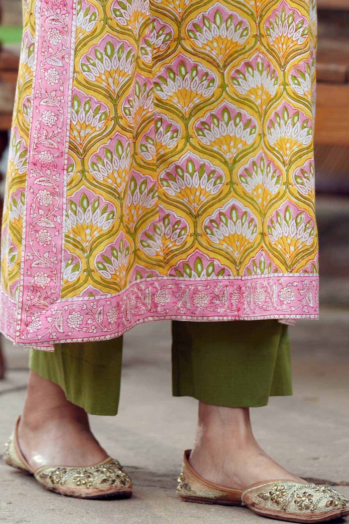 Dark Mehndi Green Straight-Fit Cotton Pant