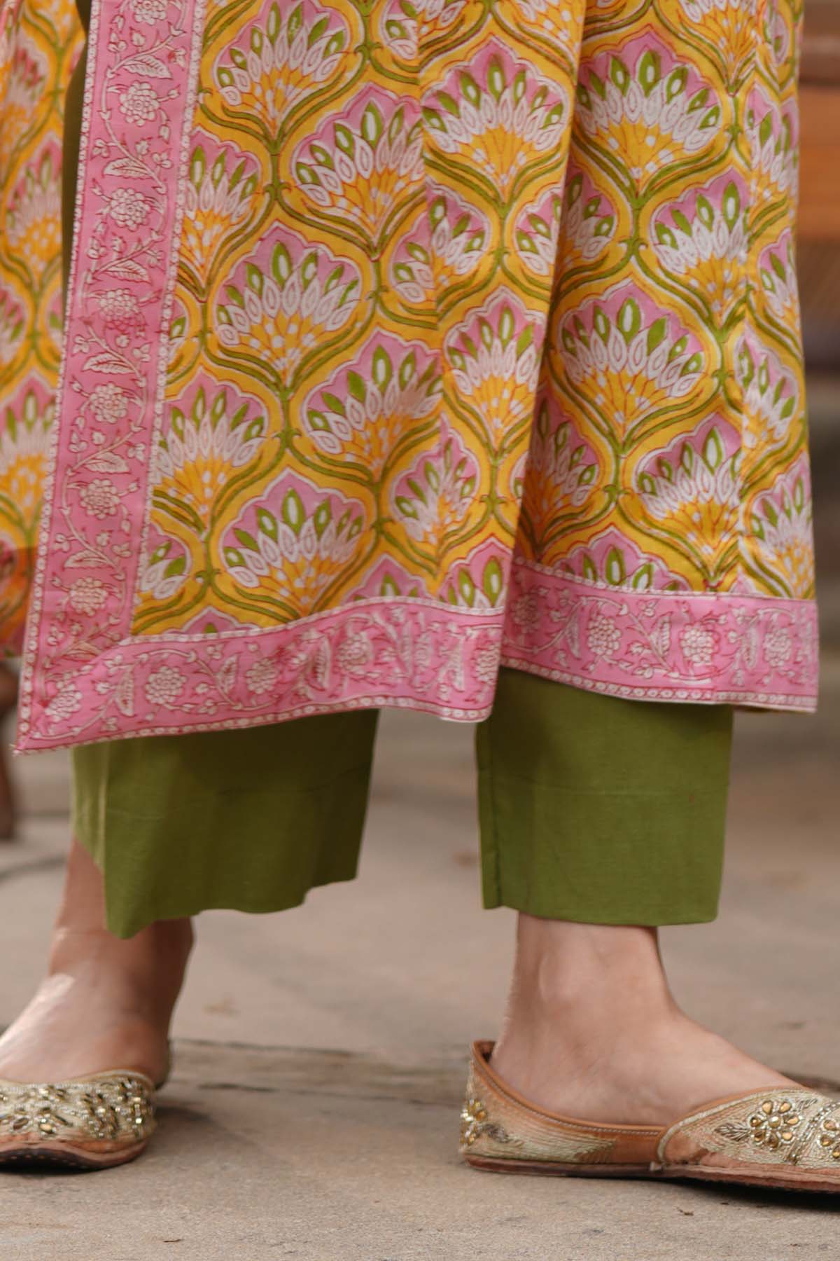 Dark Mehndi Green Straight-Fit Cotton Pant