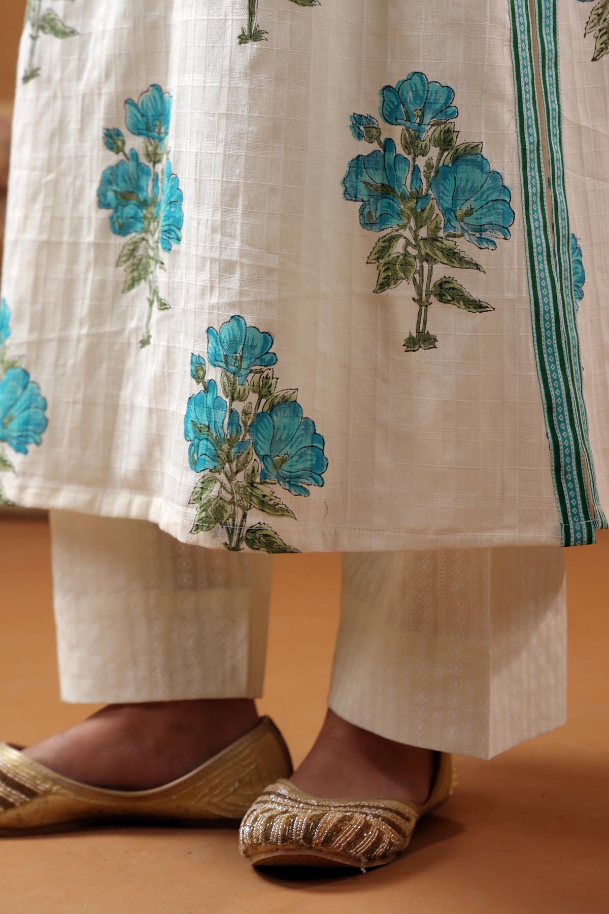 Straight Fit Cream Pant In Khadi Print