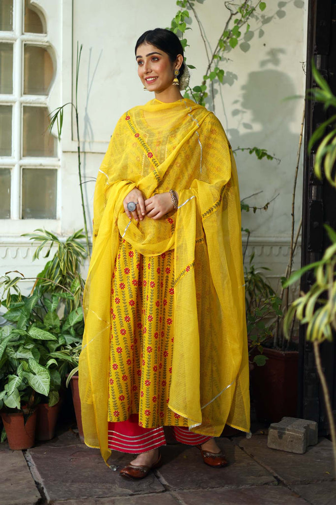 Kotadoriya Dupatta with gota work In yellow Color