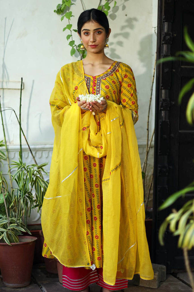 Kotadoriya Dupatta with gota work In yellow Color