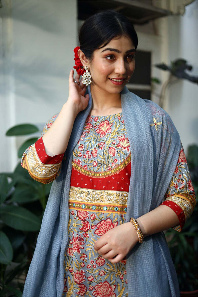 Kotadoriya Dupatta with gota work In Grey Color