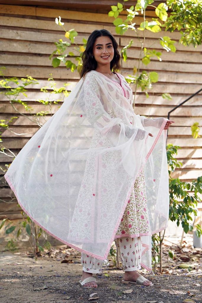 Cream Color Kotadoriya Dupatta With Fabric Borders