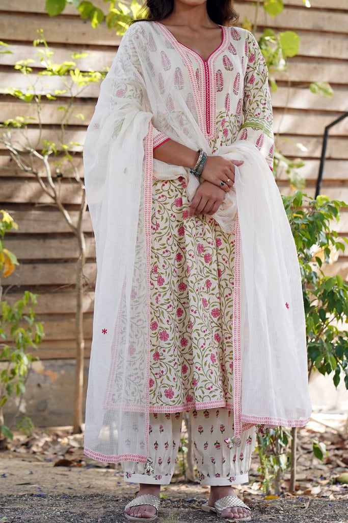 Cream Color Kotadoriya Dupatta With Fabric Borders