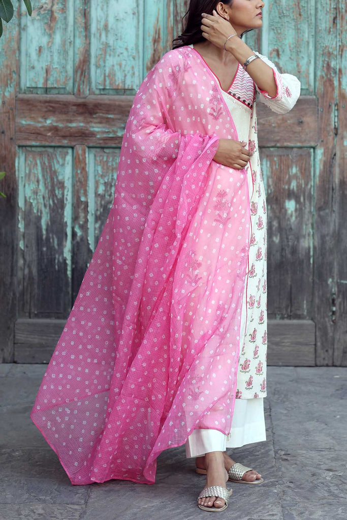 Pink Bandhej Print Dupatta In Kotadoriya