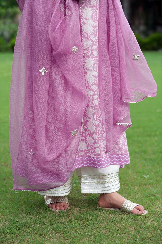 Light Purple Kotadoriya Dupatta With Gota Work