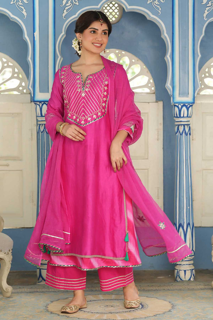 Kotadoriya Dupatta With Gota Work In Rani Color