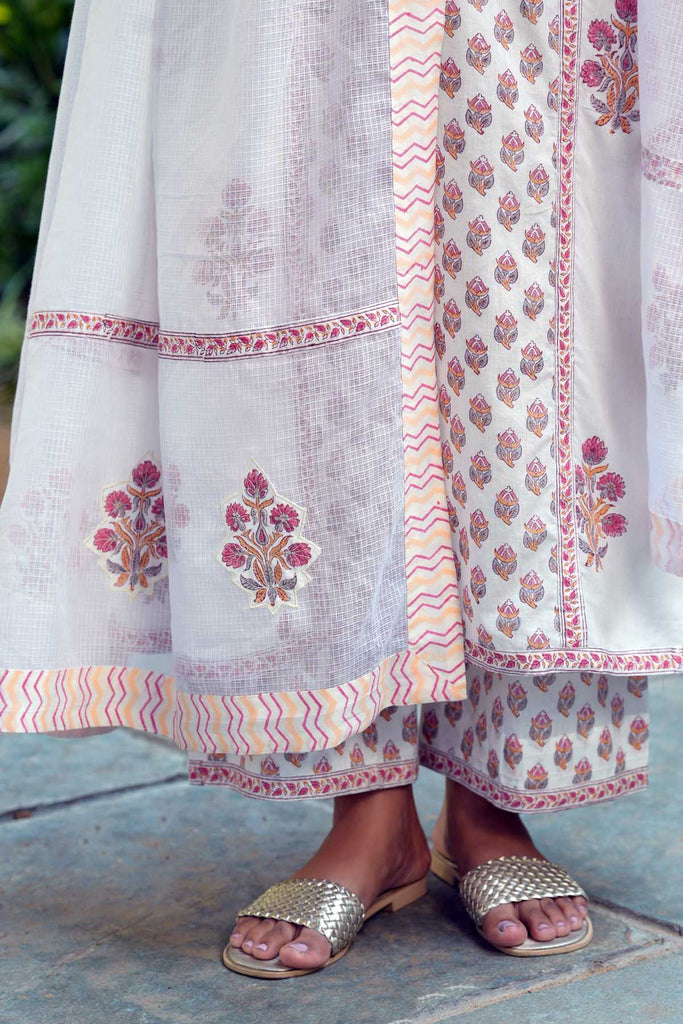Off-White Kotadoriya Dupatta With Fabric Borders