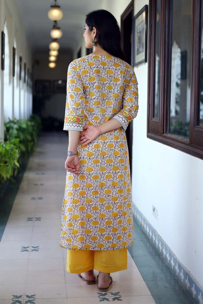Hand Block Floral Print Kurta In Straight Fit