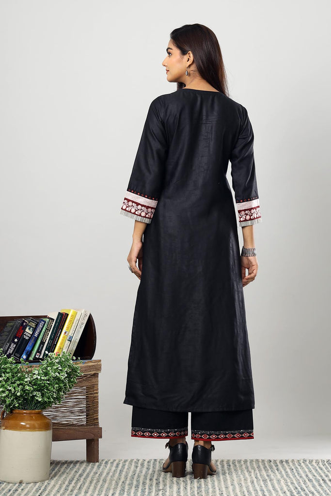Black Straight fit Kurta in Cotton Silk