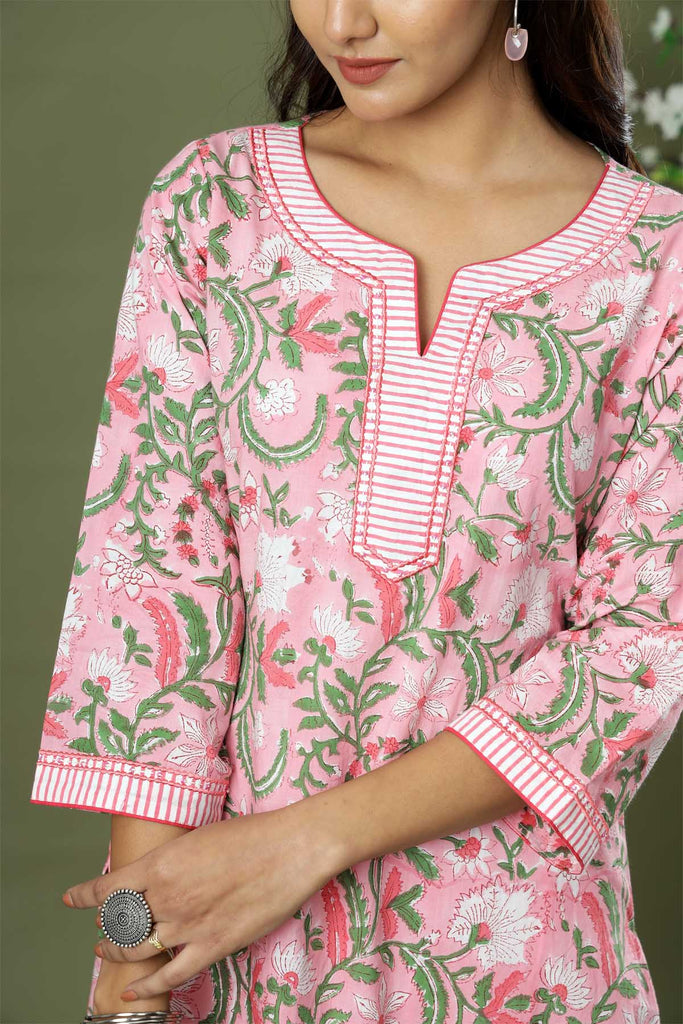 Straight Fit Kurta in Pink Flowery Print