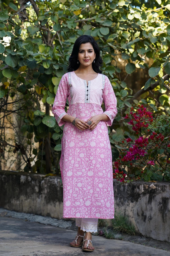 Pink Straight Fit kurta in Handblock Cotton Fabric