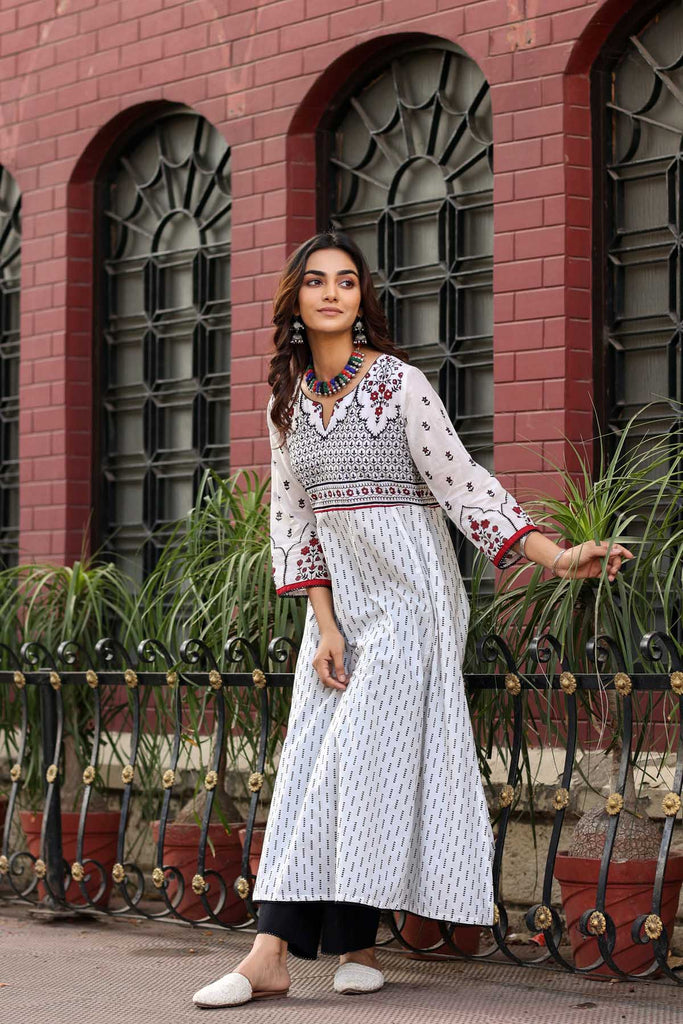 A-Line Kalidaar Black And White Kurta