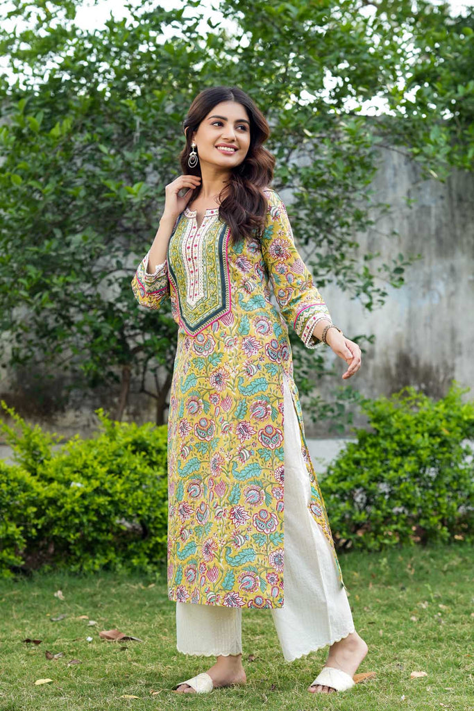 Long Length Straight Fit Kurta In Floral Print