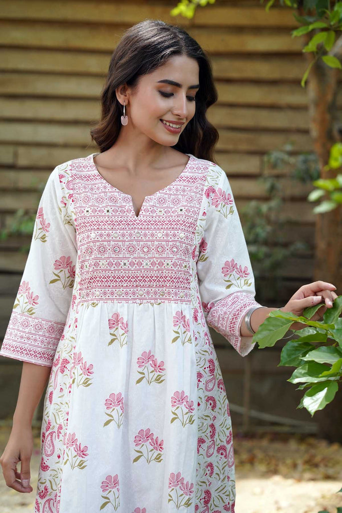 A-Line Kurta/Pant Set in White Khadee Print