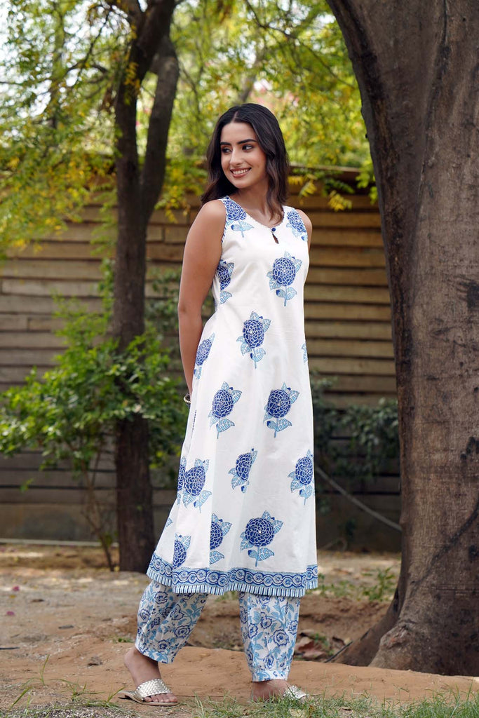 Buy Sleeveless Kurta with Craft-Inspired Embroidery Online at Best Prices  in India - JioMart.