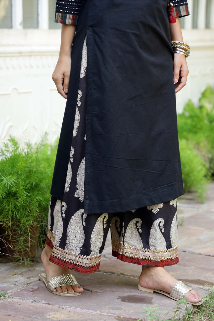Straight Fit Kurta/Pant set in Black Color