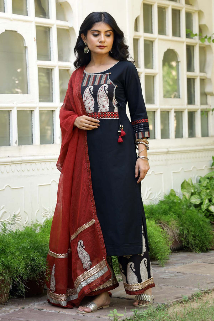 Straight Fit Kurta/Pant set in Black Color