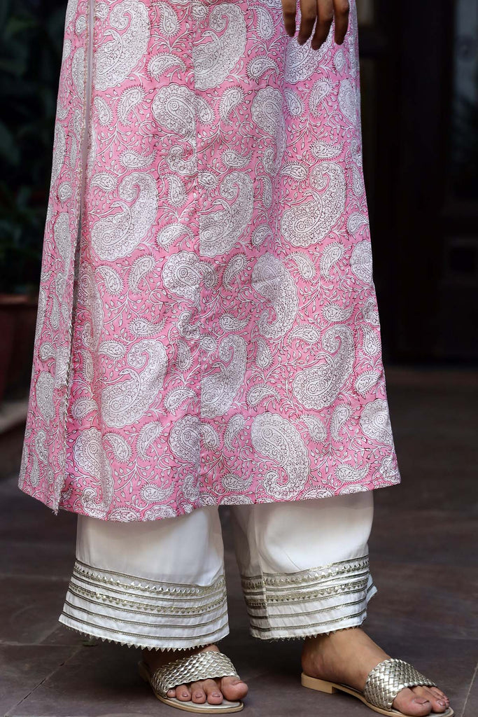 Straight fit white pants in modal fabric
