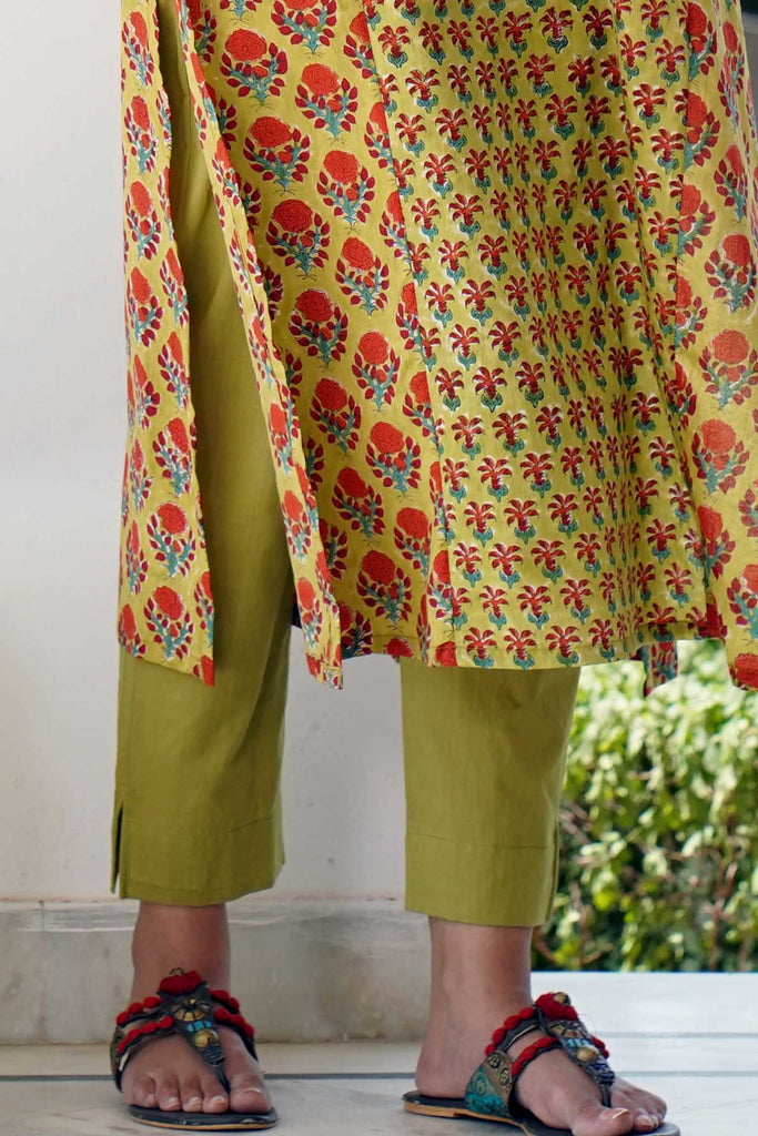 Straight Pants in Mehndi Color
