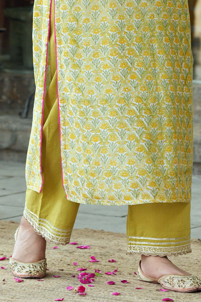 Straight Fit Pants In Light Mehndi Green Color