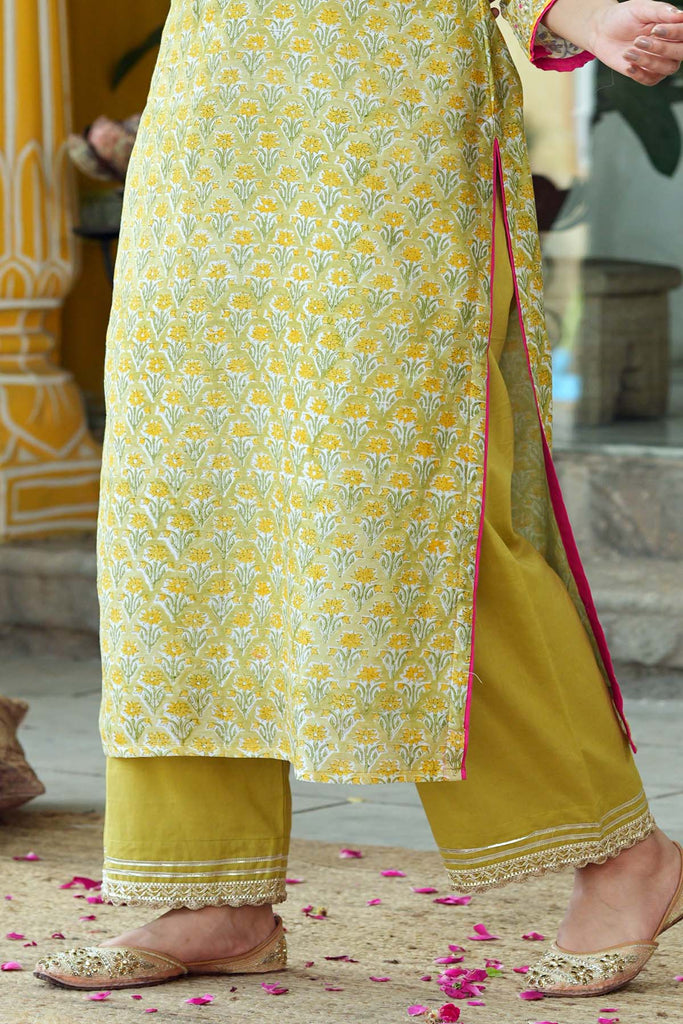 Straight Fit Pants In Light Mehndi Green Color