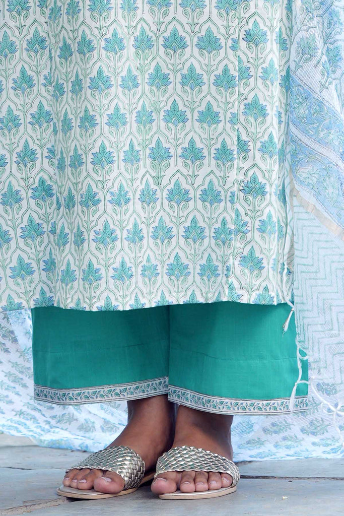 Cotton Straight Pants In Astringent Green Color