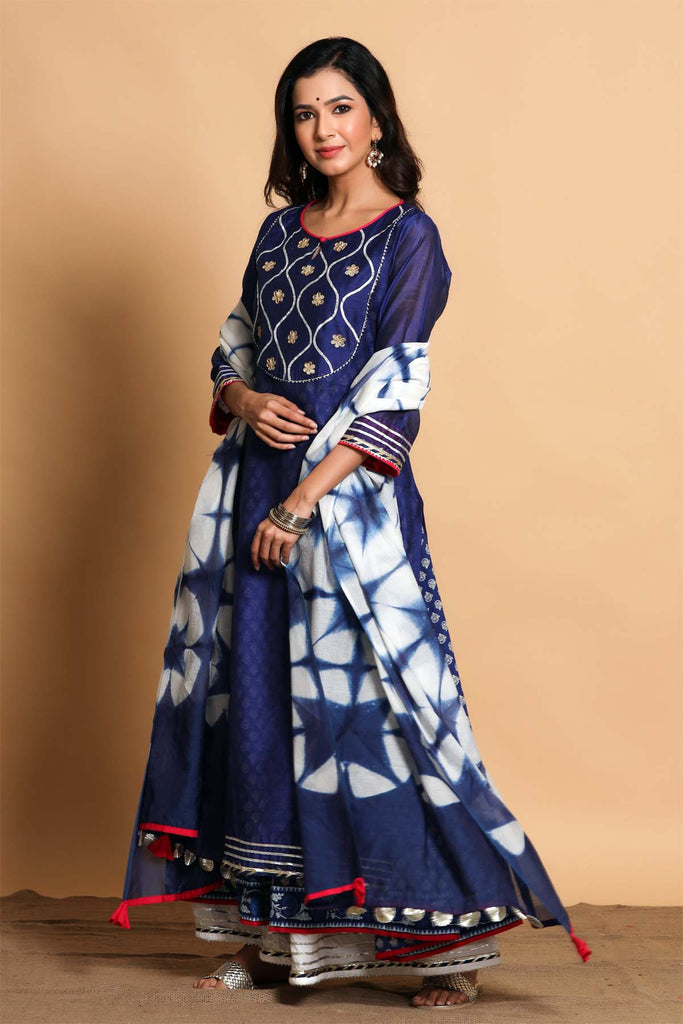 Blue tie and dye dupatta in chanderi fabric