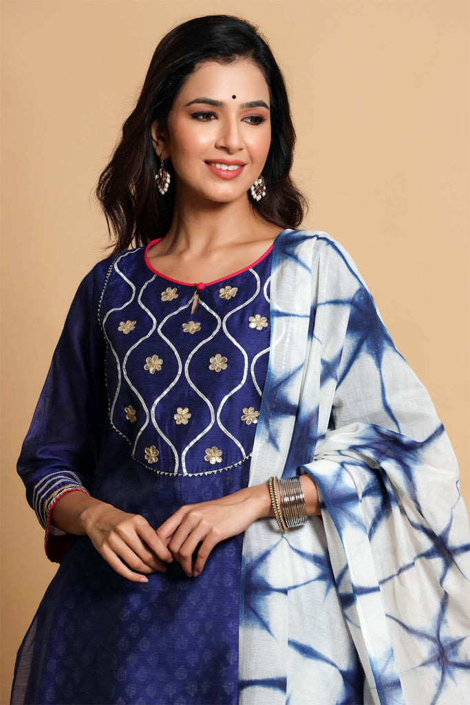 Blue tie and dye dupatta in chanderi fabric