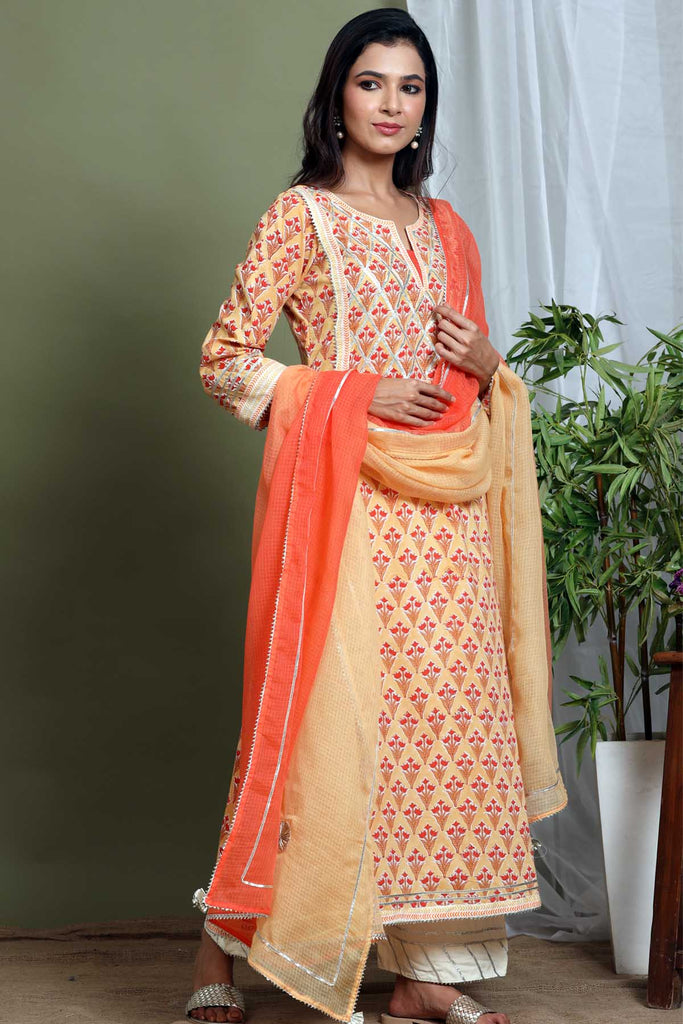 Shaded Kotadoriya dupatta in orange and gold shades