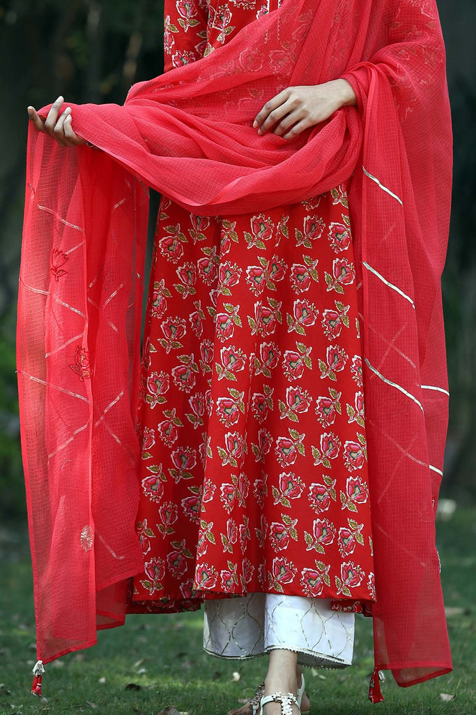 Red Kotadoriya Dupatta With Gota Work And Tassels