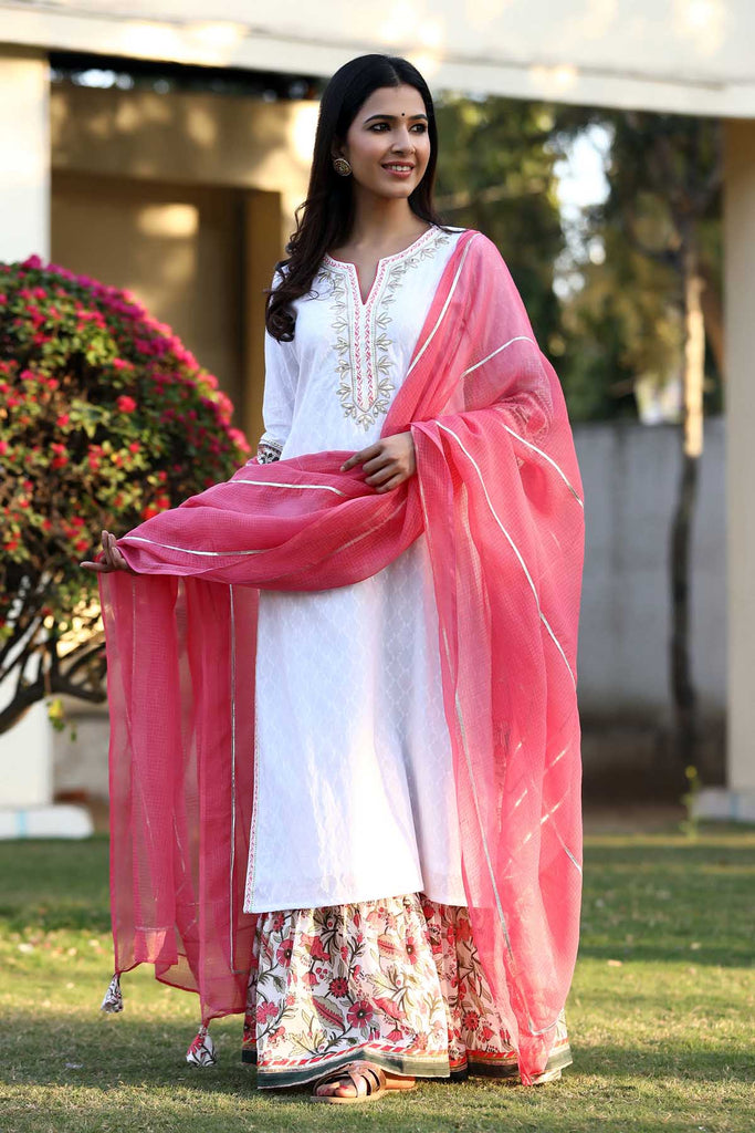 Pink Kotadoriya Dupatta With Gota Work And Tassels