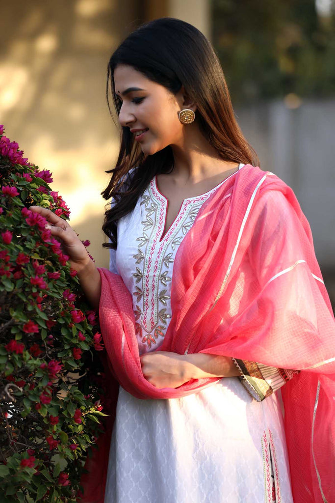 Pink Kotadoriya Dupatta With Gota Work And Tassels