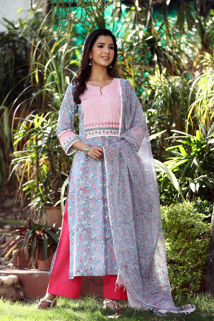 Hand block printed Kotadoriya Dupatta in sky blue color