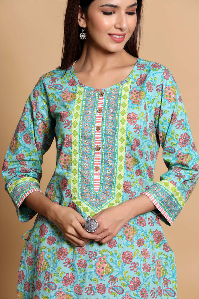 Straight fit kurta in turquoise jaal print