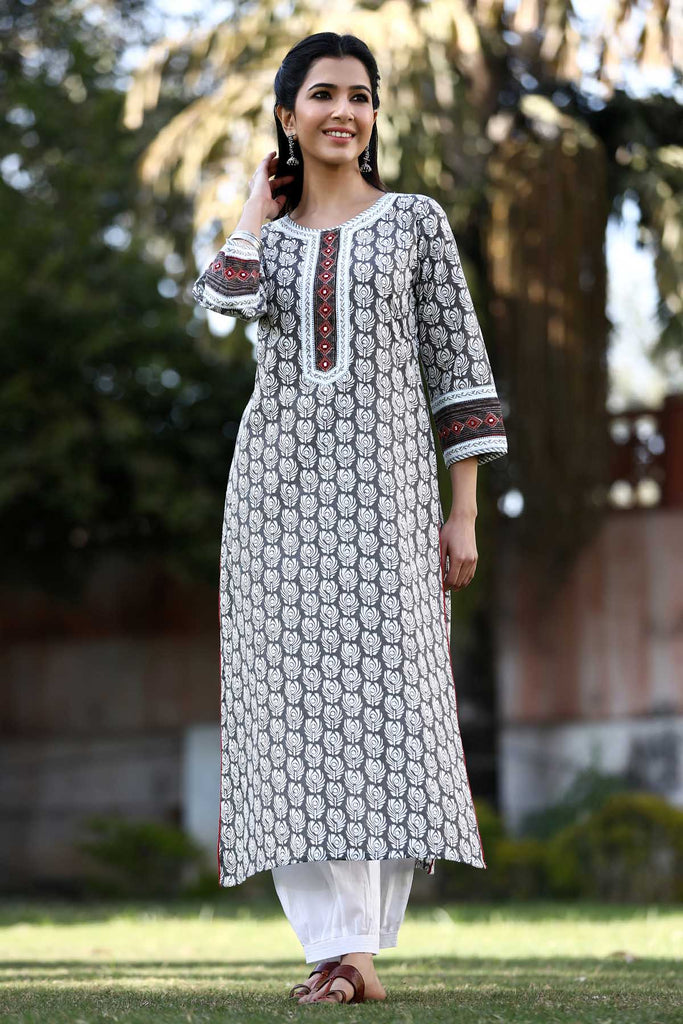 Elegant straight fit kurta in grey/white color