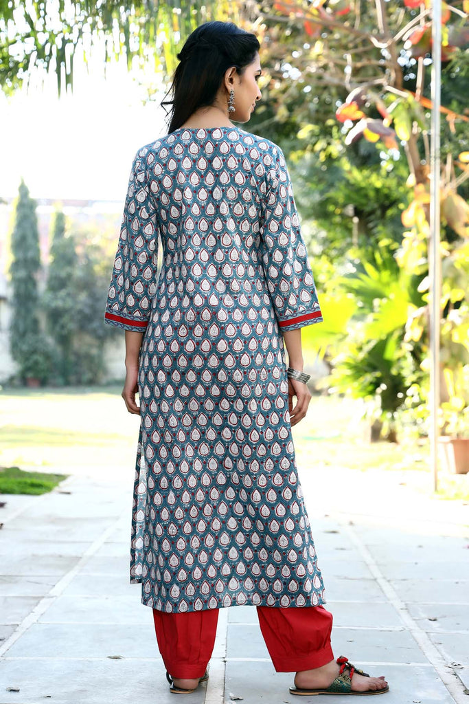 Straight fit kurta in Pine green color