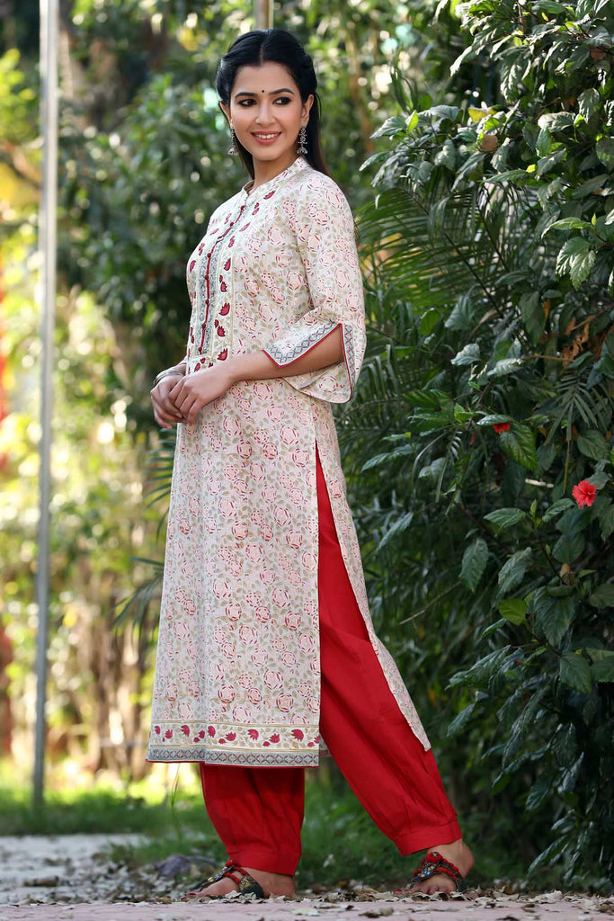 Straight fit kurta in floral jaal print