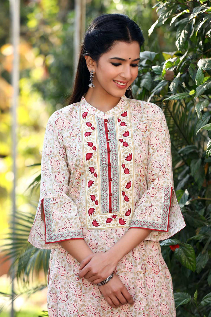 Straight fit kurta in floral jaal print